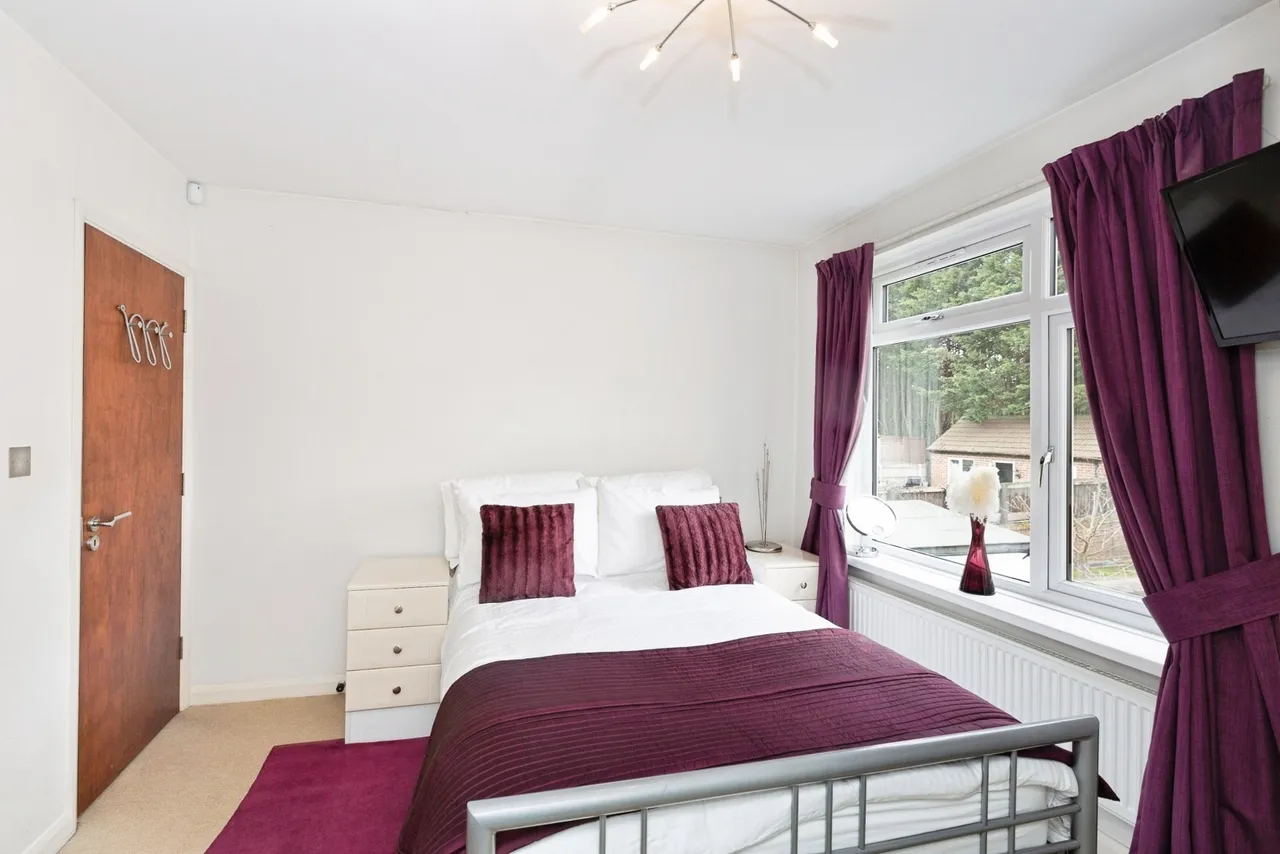 Clayhall Avenue, Clayhall, Ilford, IG5, photo 11