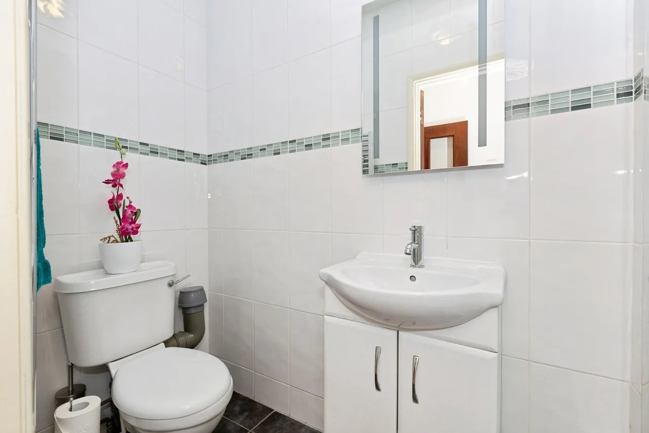 Clayhall Avenue, Clayhall, Ilford, IG5, photo 15
