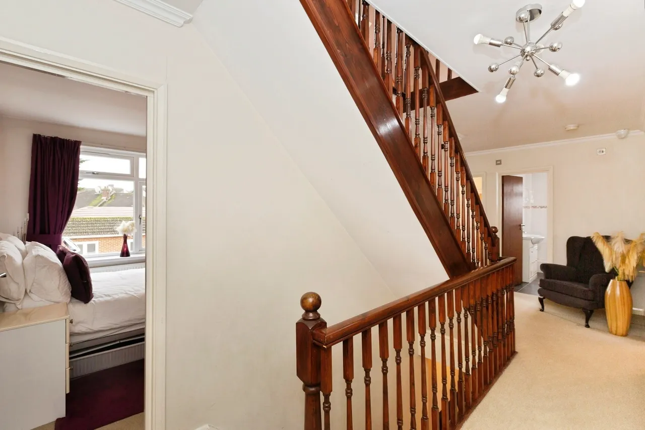 Clayhall Avenue, Clayhall, Ilford, IG5, photo 17