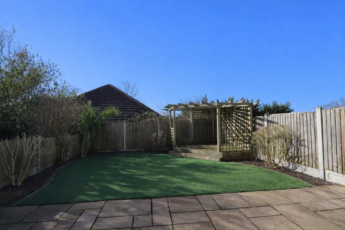 Harlow Gardens, Romford, RM5 3UL, photo 16