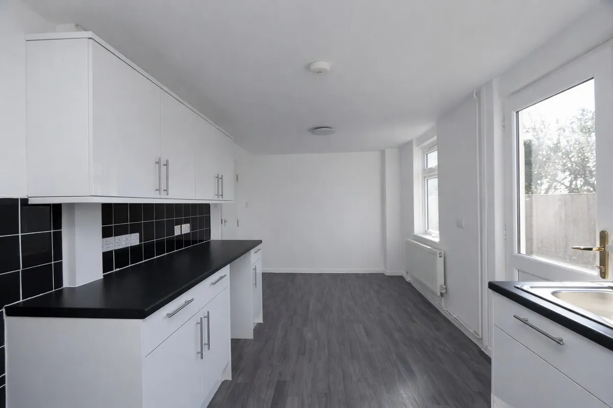 Harlow Gardens, Romford, RM5 3UL, photo 7
