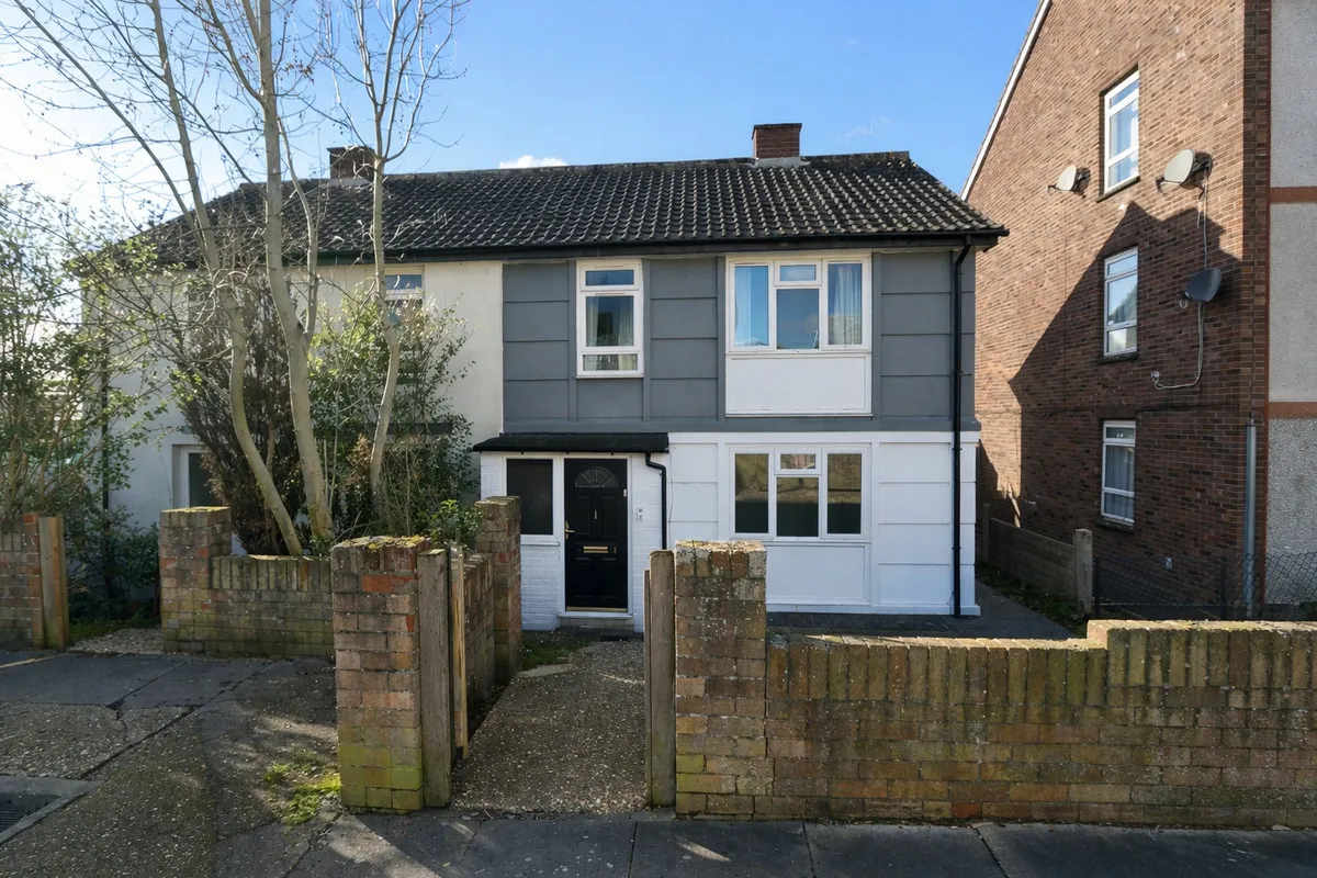 Harlow Gardens, Romford, RM5 3UL, photo 17