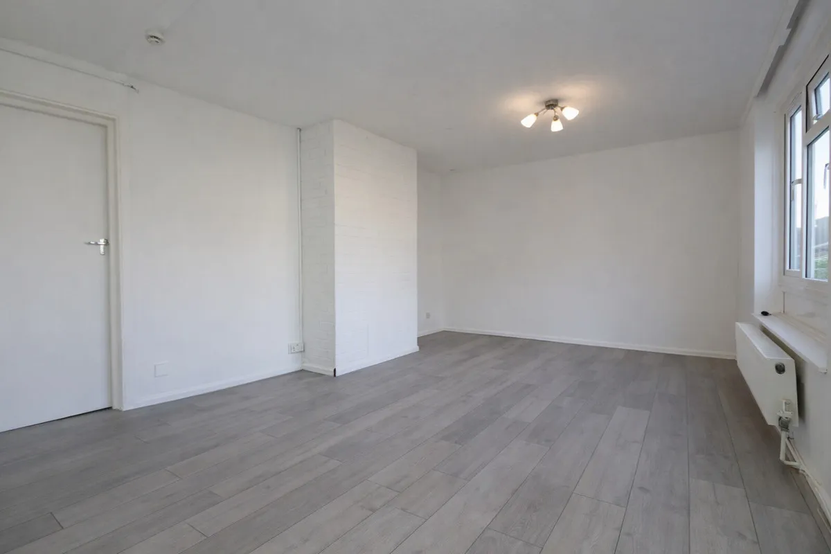 Harlow Gardens, Romford, RM5 3UL, photo 8