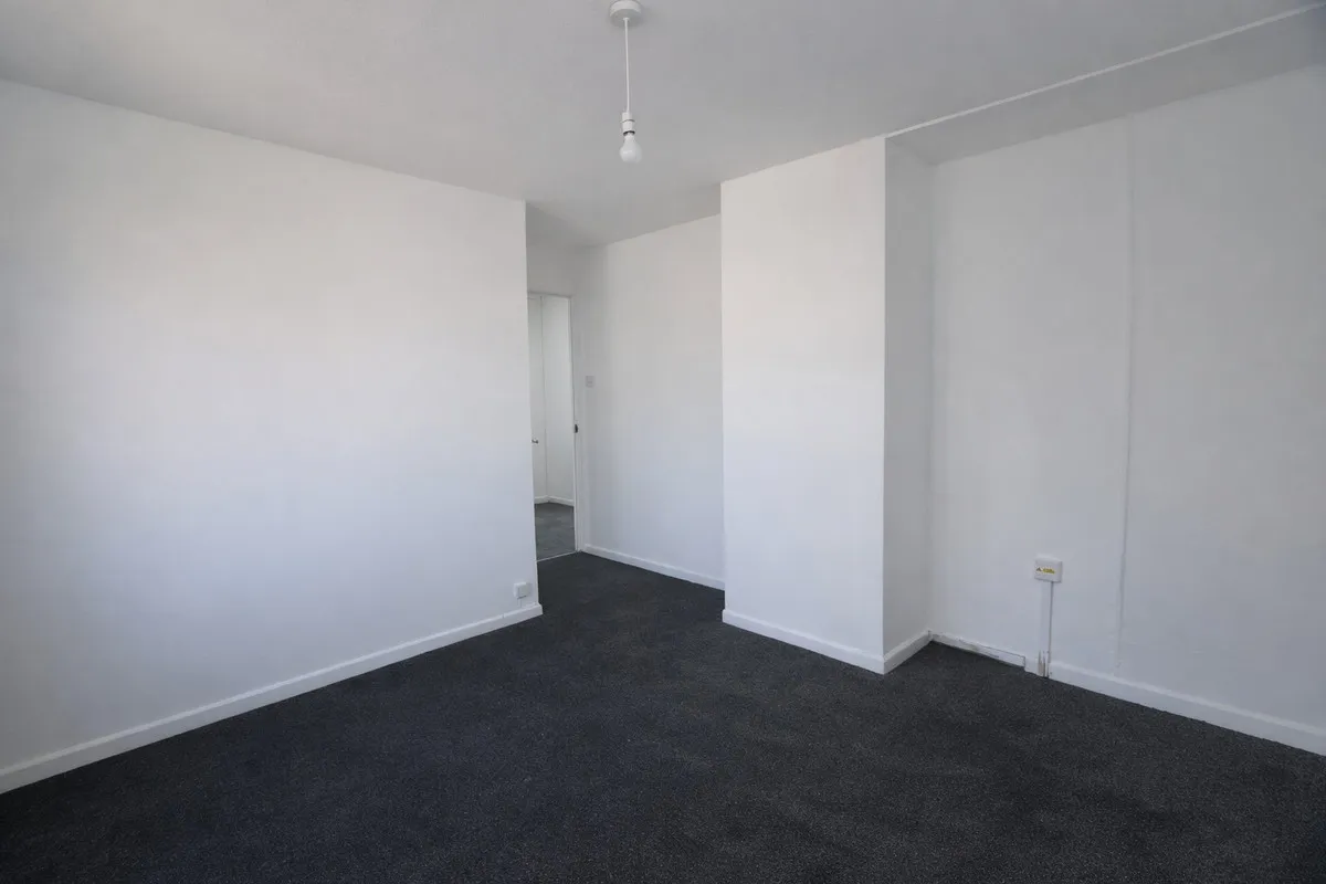 Harlow Gardens, Romford, RM5 3UL, photo 9