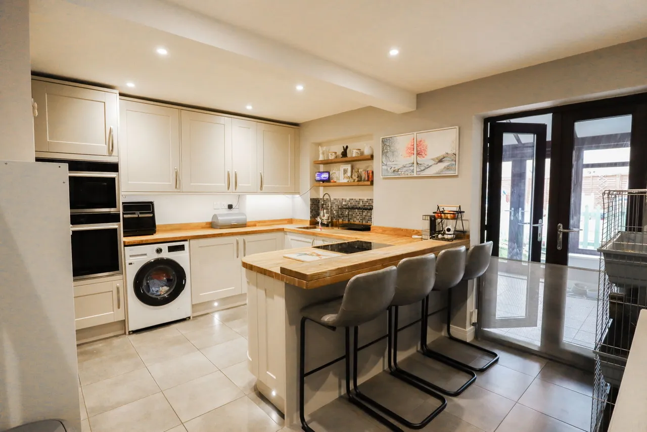 3 bed house for sale, Cowslip Grove, Calne