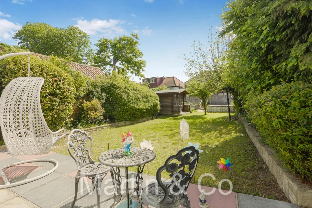 Ash Road, Sutton, Cheam, SM3, photo 2