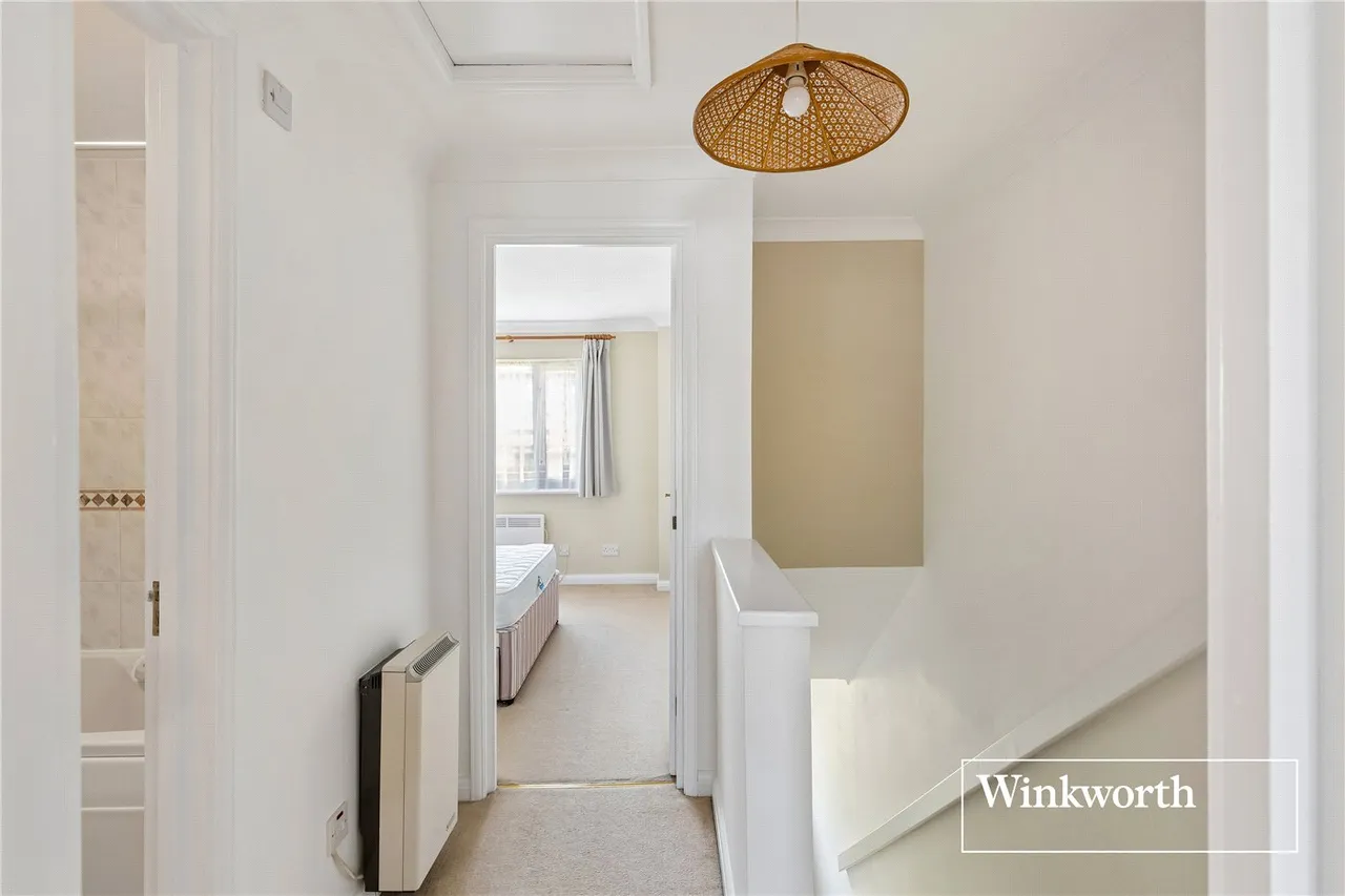 Dorset Mews, Finchley, London, N3, photo 9