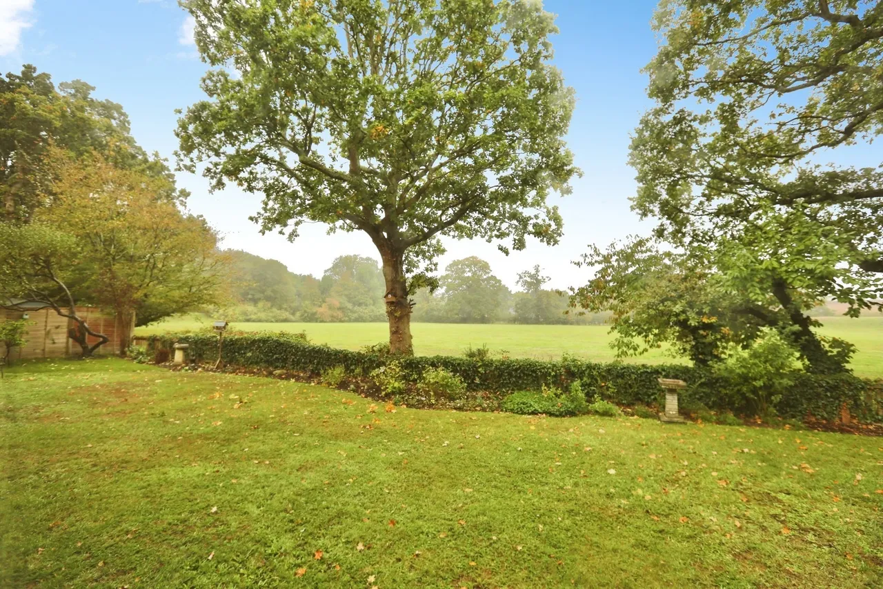 Old Common Gardens, Locks Heath, SO31, photo 10