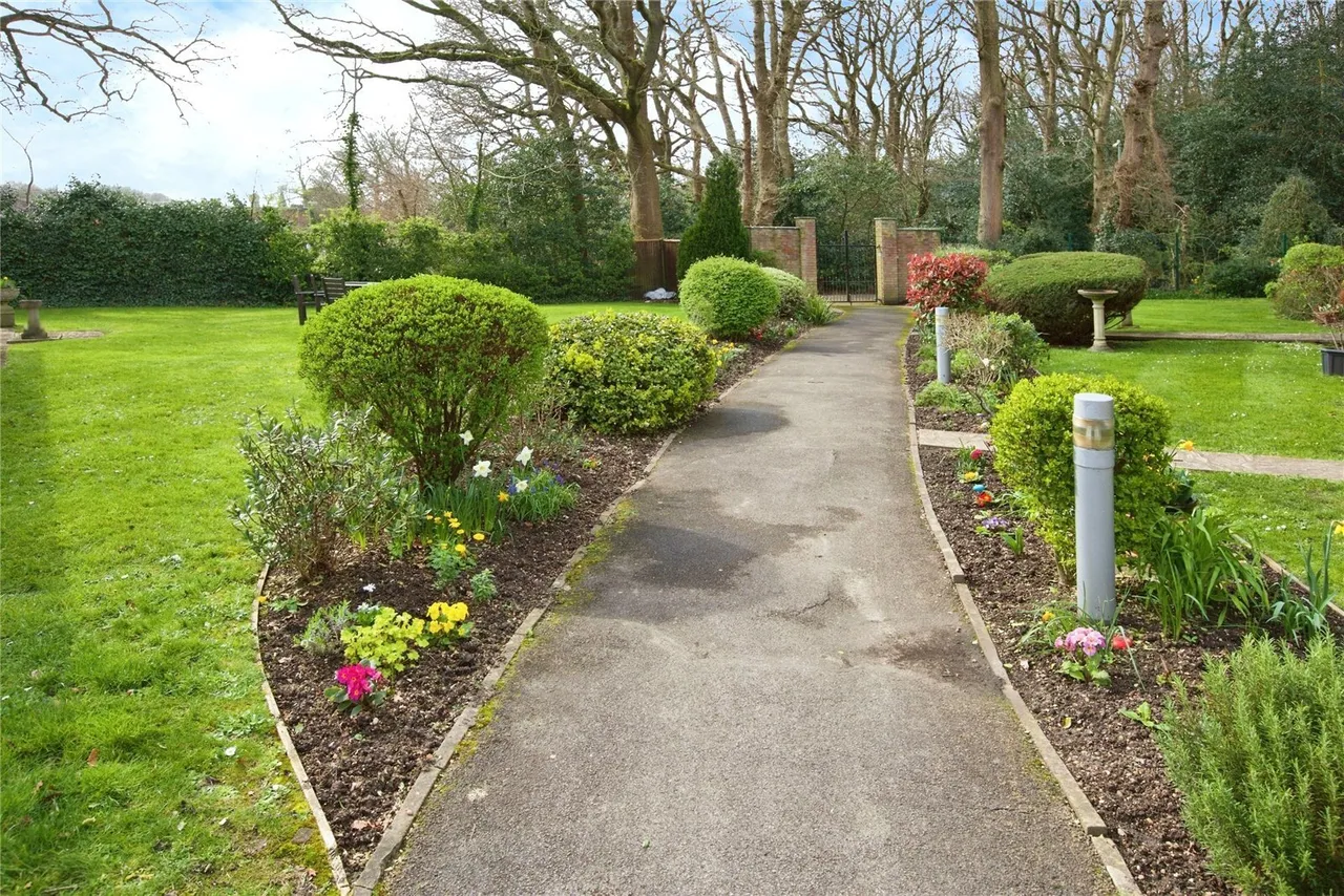 Old Common Gardens, Locks Heath, SO31, photo 15