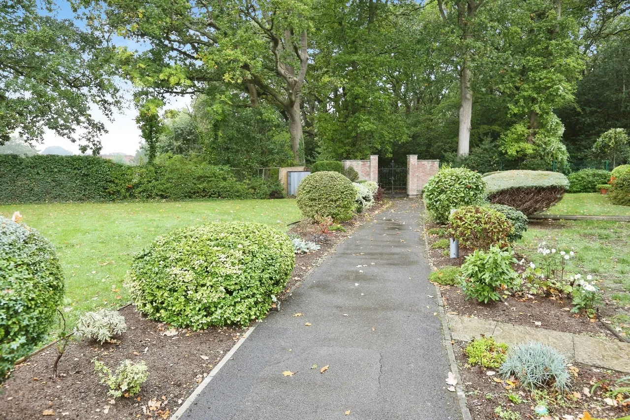 Old Common Gardens, Locks Heath, SO31, photo 13