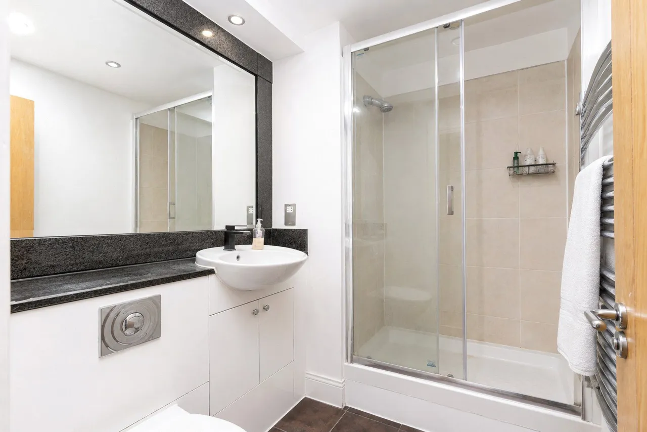 Flagstaff House, St. George Wharf, SW8, photo 10