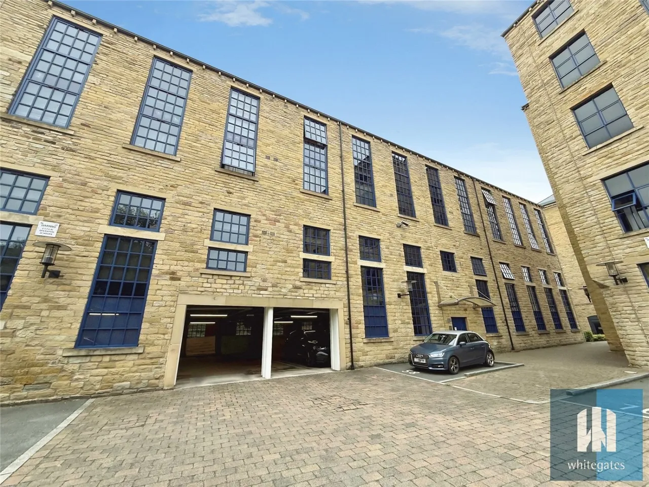 2 bed flat for sale, Firth Street, Huddersfield, HD1