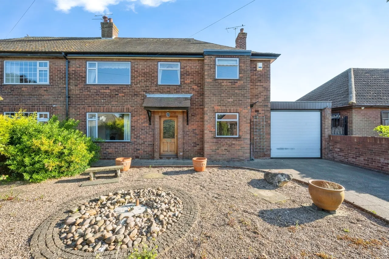 3 bed house for sale — Ingham Road, Bawtry, Doncaster