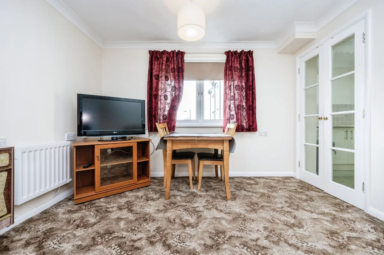 Hamilton Court, Lammas Walk, Leighton Buzzard, Bedfordshire, LU7, photo 3