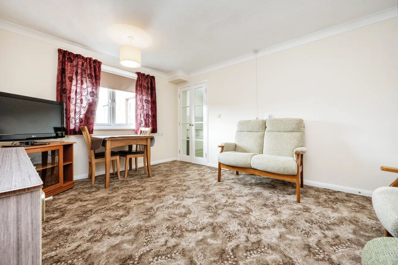 Hamilton Court, Lammas Walk, Leighton Buzzard, Bedfordshire, LU7, photo 4