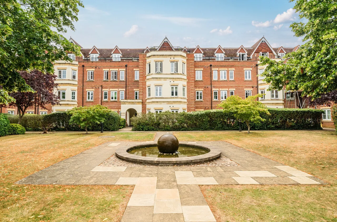 London Road, Guildford, GU1, photo 11