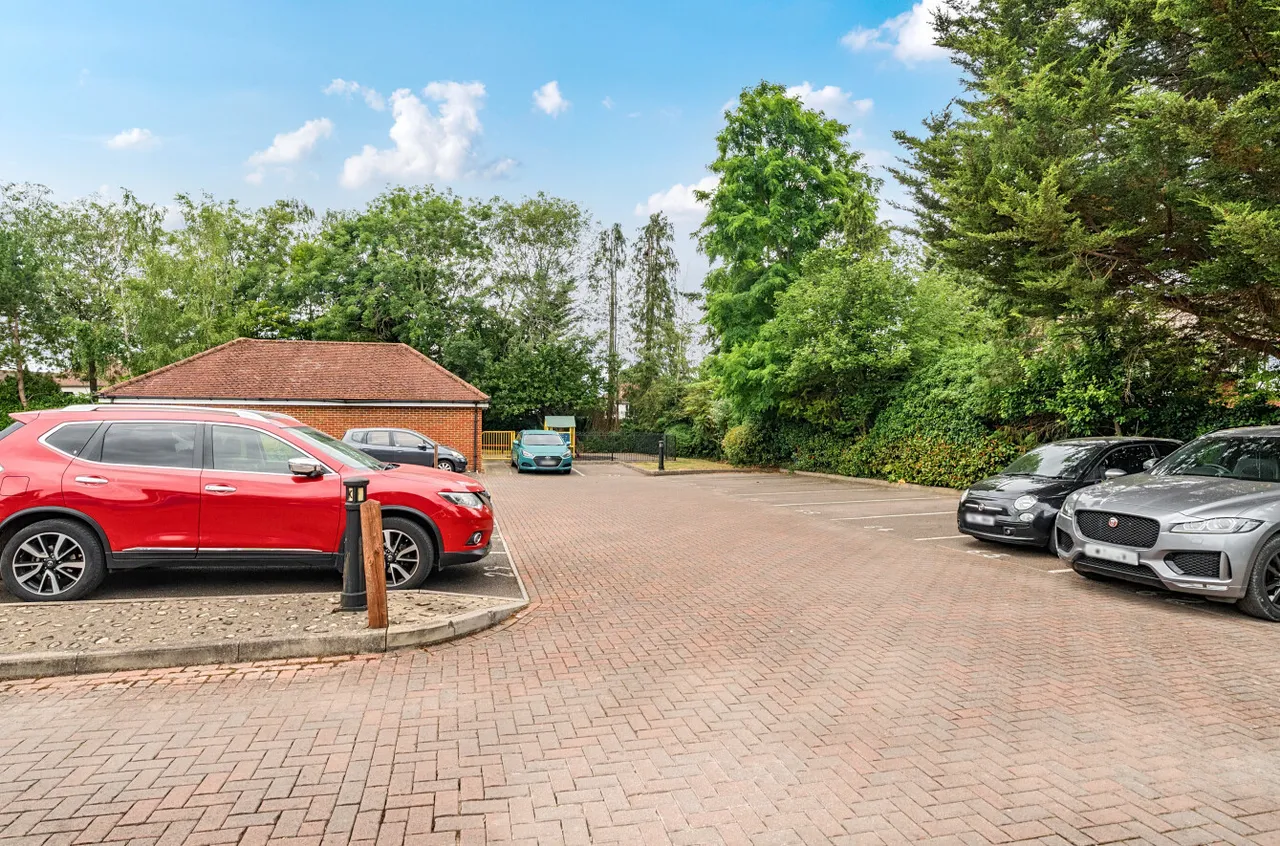 London Road, Guildford, GU1, photo 17