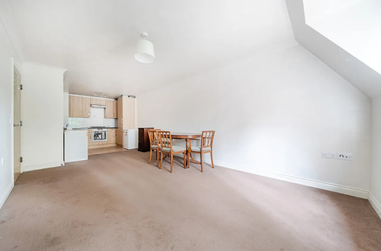 London Road, Guildford, GU1, photo 6