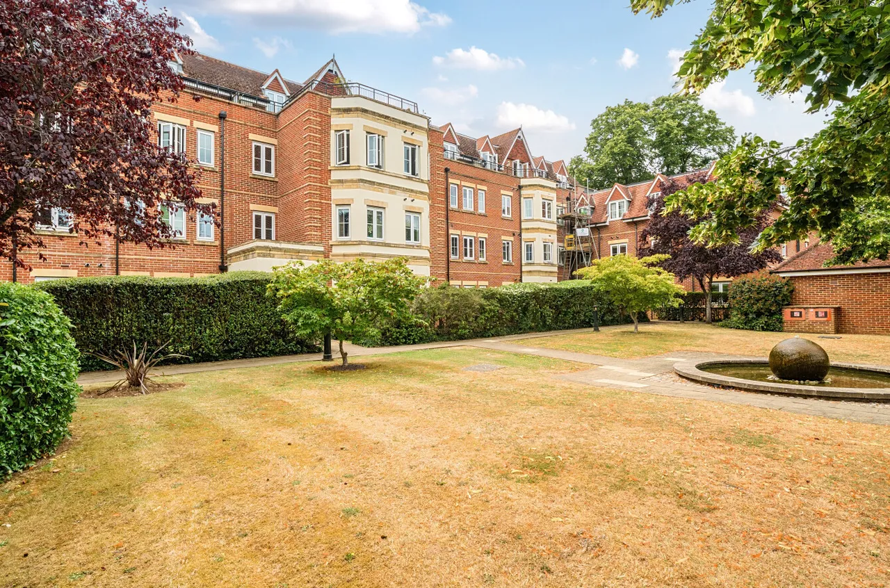 London Road, Guildford, GU1, photo 12