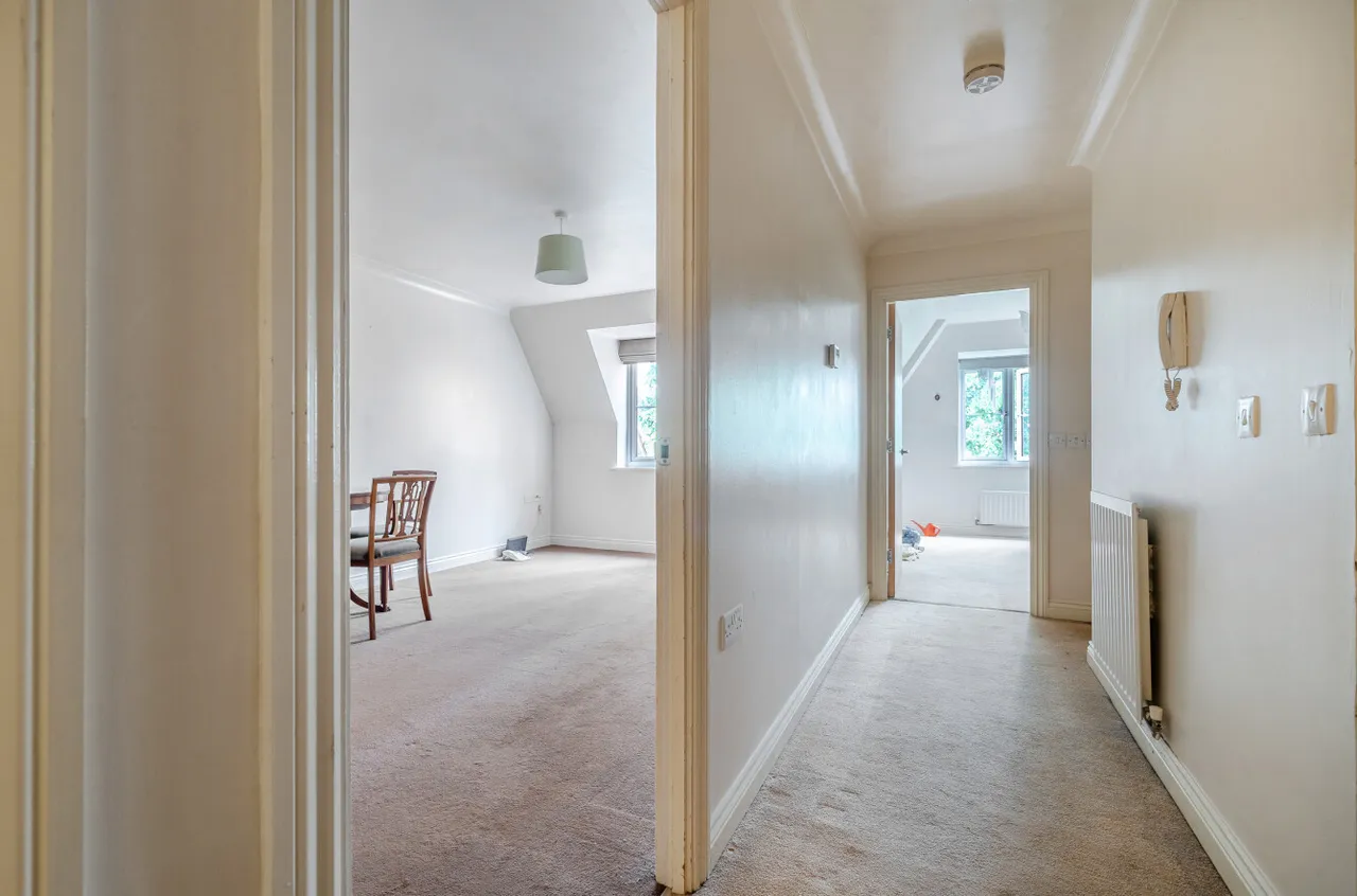 London Road, Guildford, GU1, photo 9