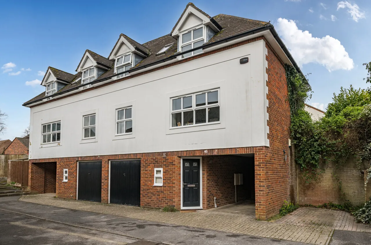 3 bed house for sale, Headley Close, Alresford, SO24