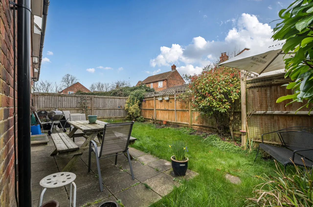 Headley Close, Alresford, SO24, photo 14