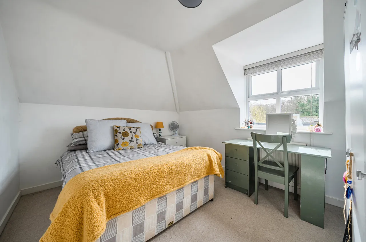 Headley Close, Alresford, SO24, photo 8