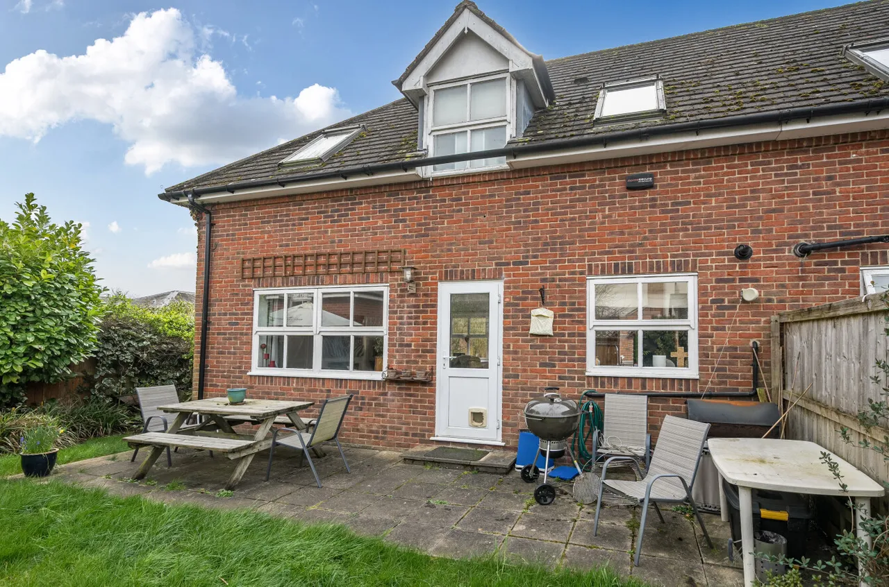 Headley Close, Alresford, SO24, photo 16