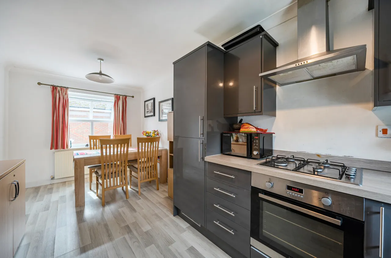 Headley Close, Alresford, SO24, photo 6