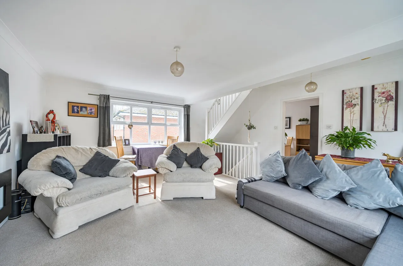 Headley Close, Alresford, SO24, photo 3