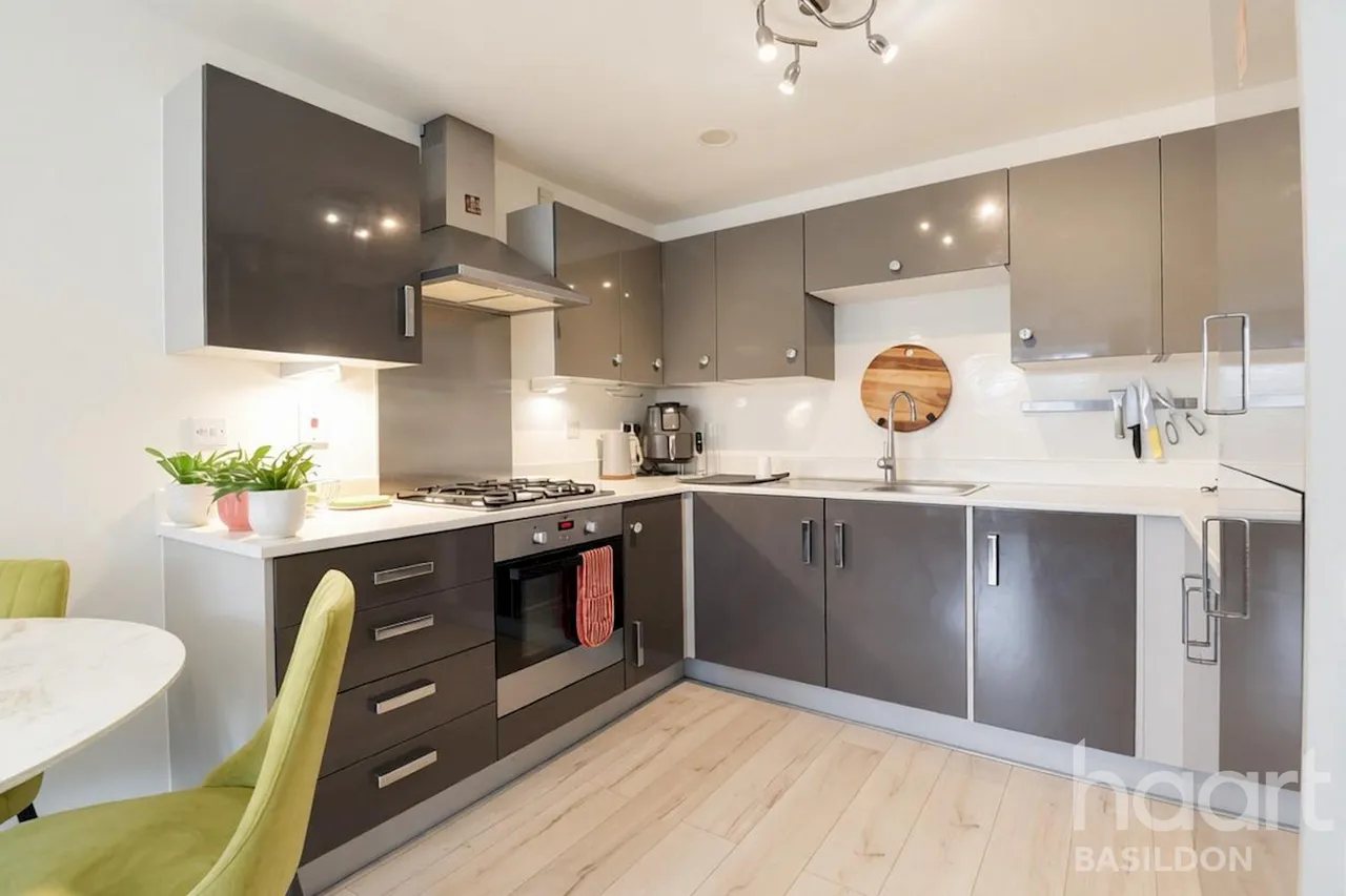 Blake Avenue, Basildon, SS14, photo 2