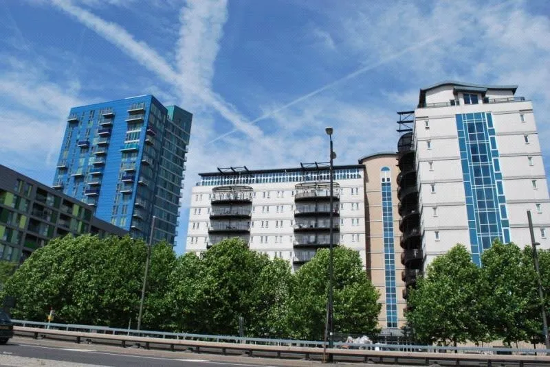 2 bed flat for sale — High Street, LONDON, London, E15