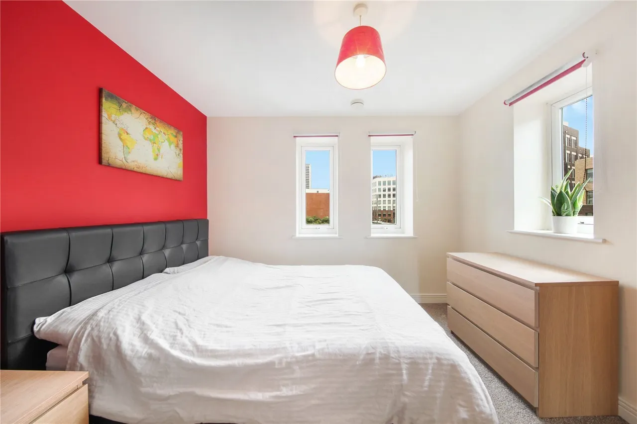 High Street, LONDON, London, E15, photo 3