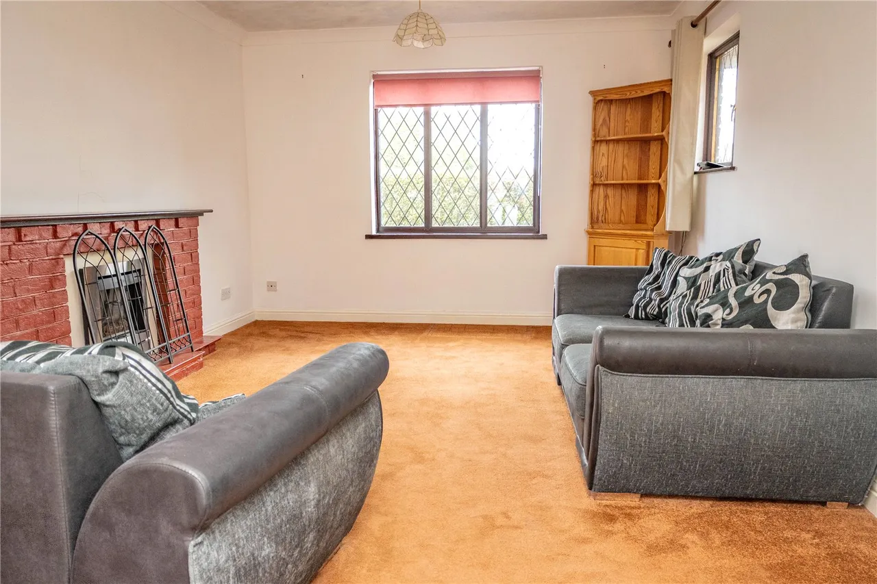 Barley Mow Lane, Catshill, Bromsgrove, Worcestershire, B61 0LP, photo 3
