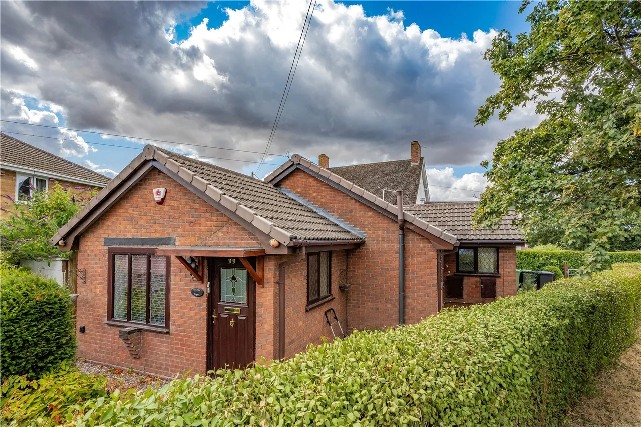 Barley Mow Lane, Catshill, Bromsgrove, Worcestershire, B61 0LP, photo 2
