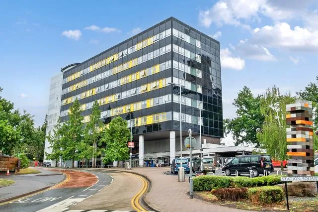 1 bed flat to rent, Market Street, RG12