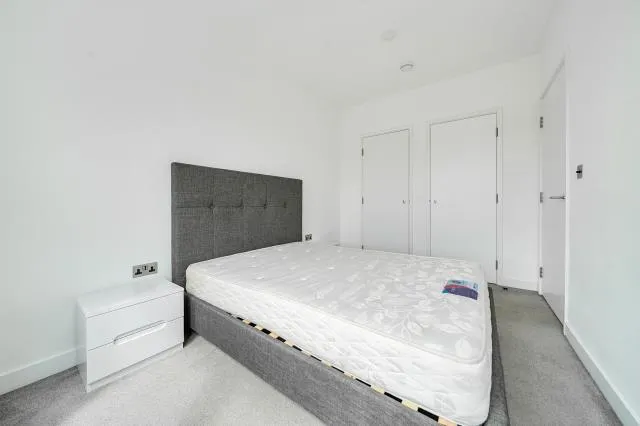 Market Street, RG12, photo 23