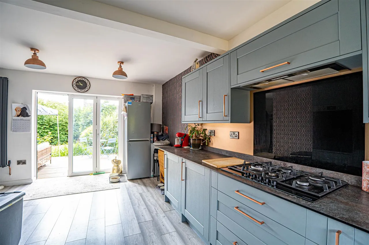 Beauharrow Road, St. Leonards-On-Sea, photo 17