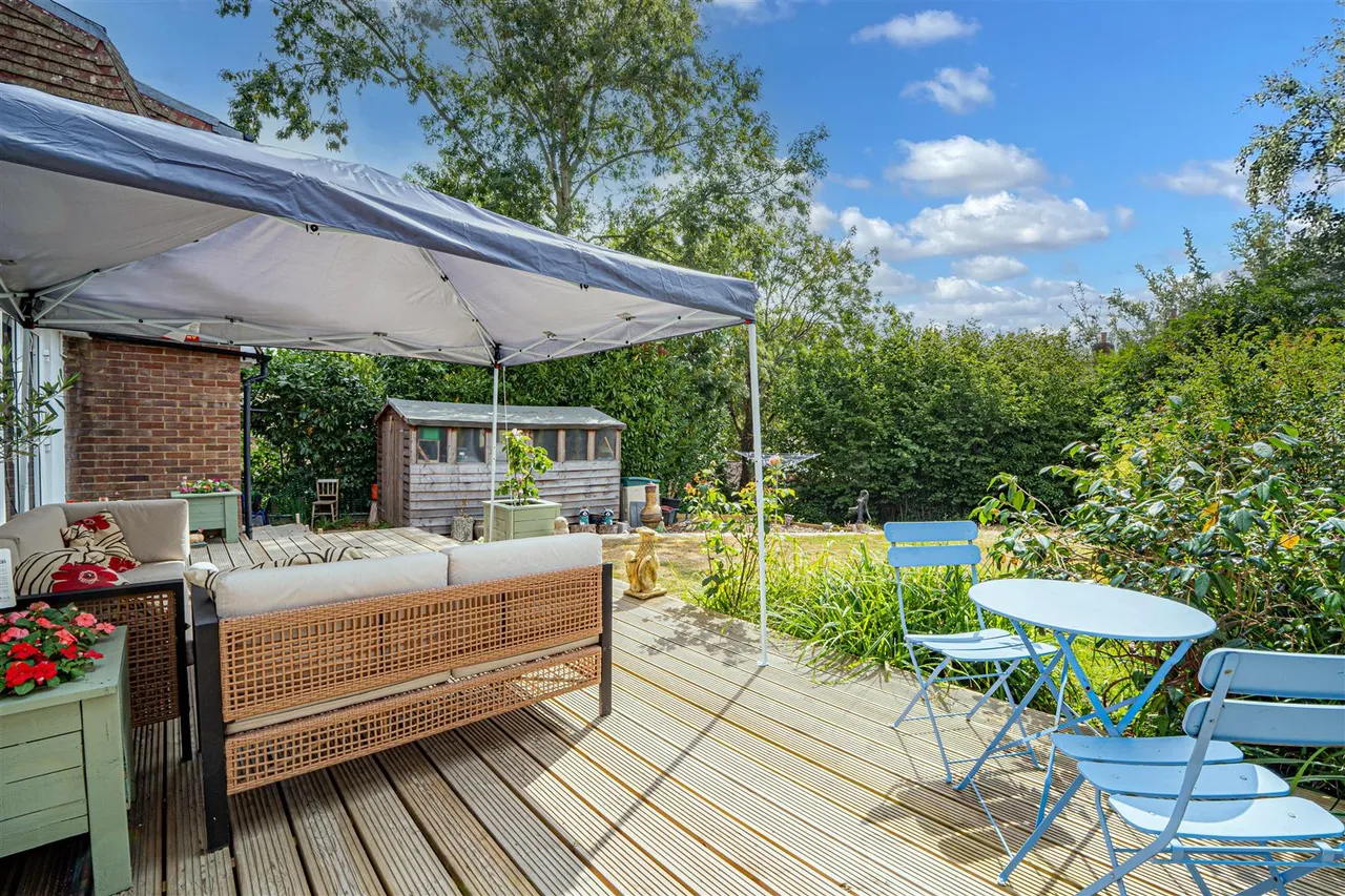 Beauharrow Road, St. Leonards-On-Sea, photo 24