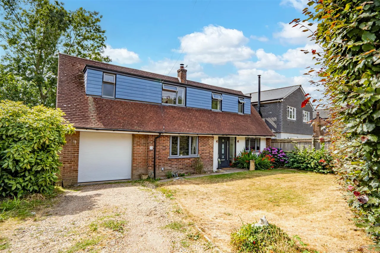Beauharrow Road, St. Leonards-On-Sea, photo 32
