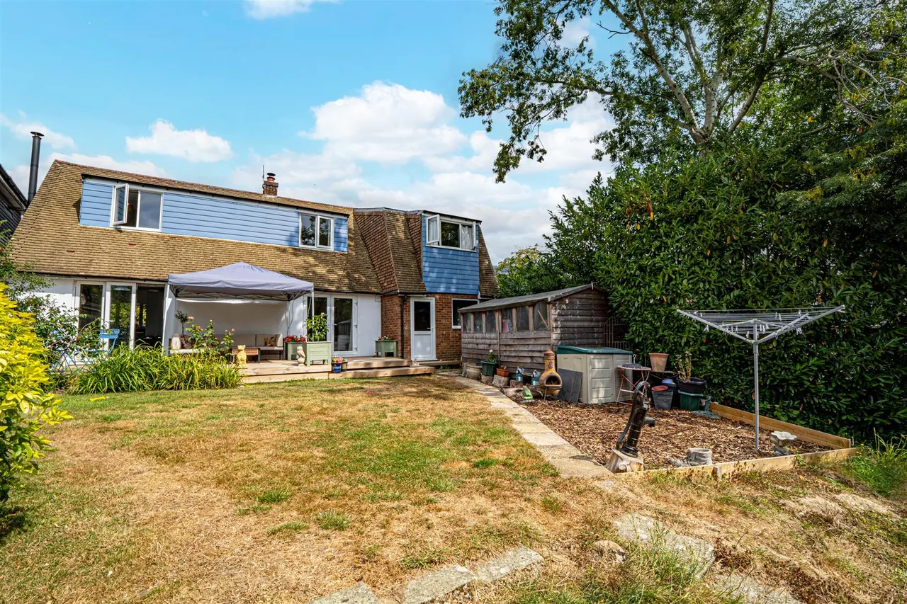 Beauharrow Road, St. Leonards-On-Sea, photo 26