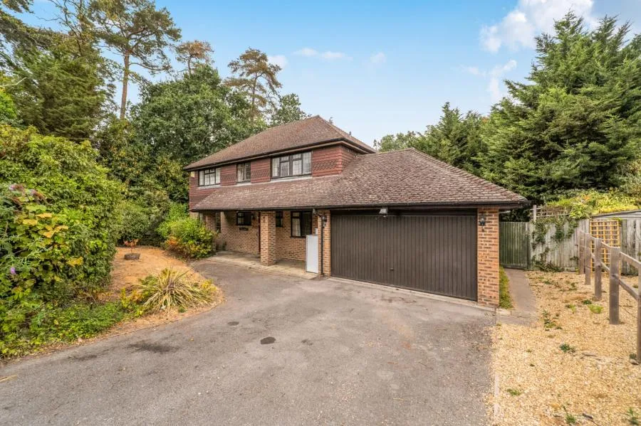 Perry Way, Lightwater, GU18, photo 20