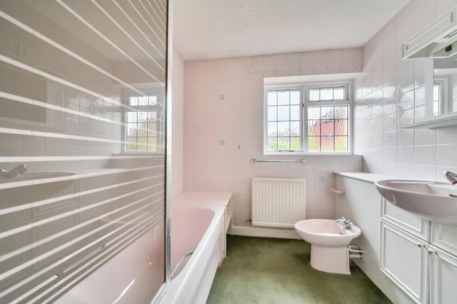Perry Way, Lightwater, GU18, photo 18