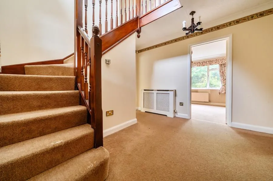 Perry Way, Lightwater, GU18, photo 5
