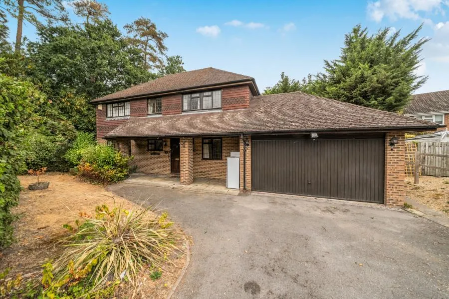 Perry Way, Lightwater, GU18, photo 21
