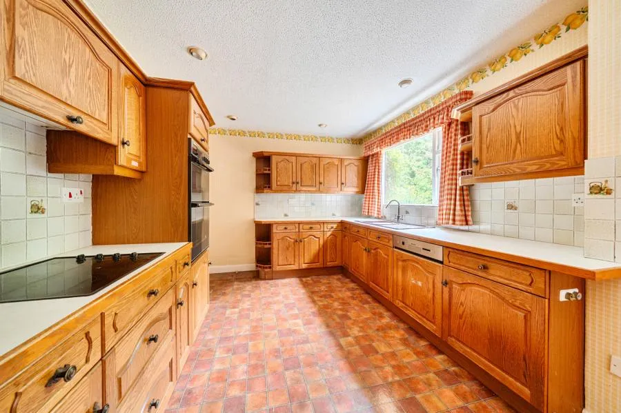 Perry Way, Lightwater, GU18, photo 9