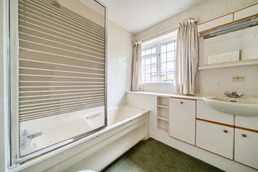 Perry Way, Lightwater, GU18, photo 12