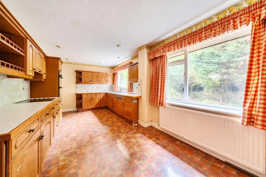 Perry Way, Lightwater, GU18, photo 17