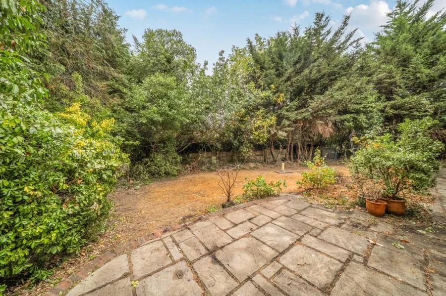 Perry Way, Lightwater, GU18, photo 13