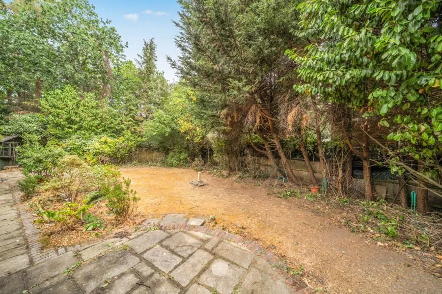 Perry Way, Lightwater, GU18, photo 4